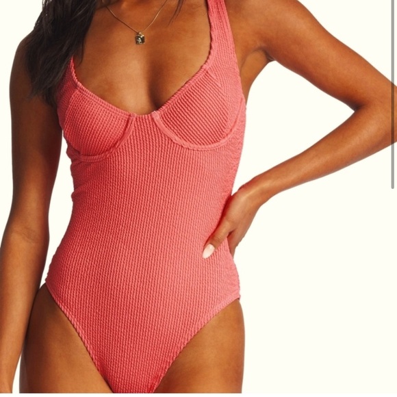 Billabong Other - Billabong Women's Summer High Rib Underwire One-Piece Swimsuit